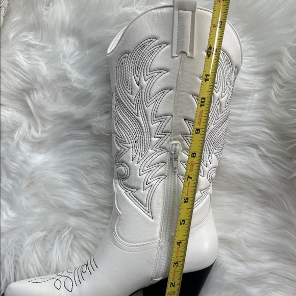 🆕 Indigo Rd Women's Western Cowboy Boots Creamy White Size 6 - Picture 9 of 9